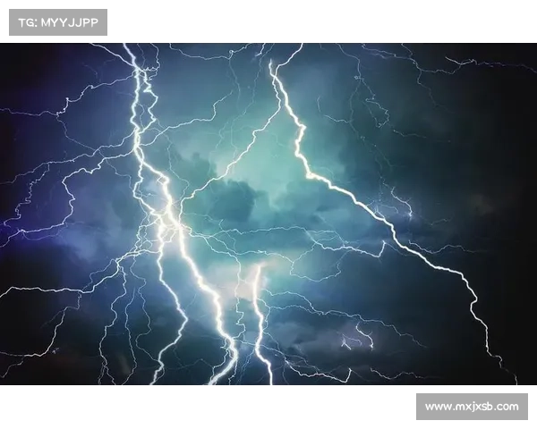 雷电交织的奇观揭示了科学奥秘与自然神秘的完美融合